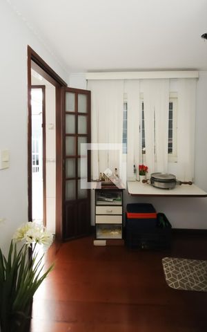 Casa à venda com 179m², 3 quartos e 3 vagasEscritório