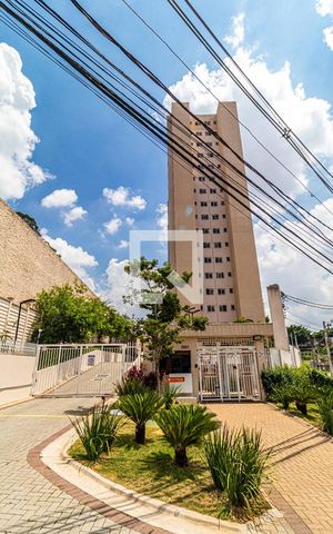 Apartamento à venda com 42m², 2 quartos e sem vaga Apartamento à venda com 42m², 2 quartos e sem vagaFachada e portaria