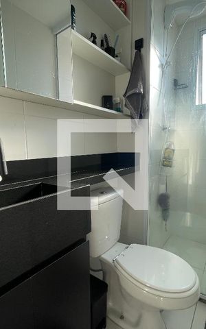 Apartamento à venda com 42m², 2 quartos e sem vaga Apartamento à venda com 42m², 2 quartos e sem vagaBanheiro