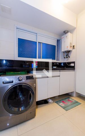 Apartamento à venda com 162m², 4 quartos e 3 vagas Apartamento à venda com 162m², 4 quartos e 3 vagasÁrea de Serviço