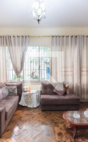 Casa à venda com 380m², 4 quartos e 3 vagasSala