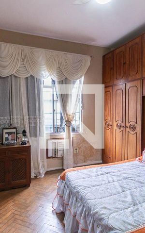 Casa à venda com 380m², 4 quartos e 3 vagasSuíte