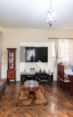 Casa à venda com 380m², 4 quartos e 3 vagasSala