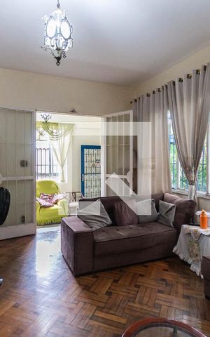 Casa à venda com 380m², 4 quartos e 3 vagasSala