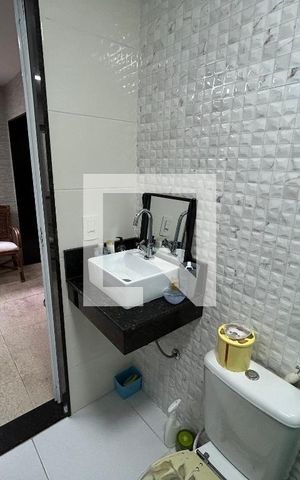 Casa à venda com 187m², 5 quartos e 3 vagasBanheiro 1