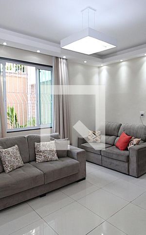 Casa à venda com 187m², 5 quartos e 3 vagasSala