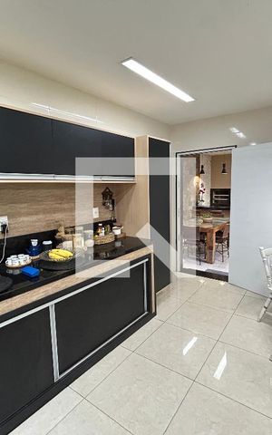 Casa à venda com 187m², 5 quartos e 3 vagasCozinha