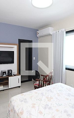 Casa à venda com 187m², 5 quartos e 3 vagasSuíte