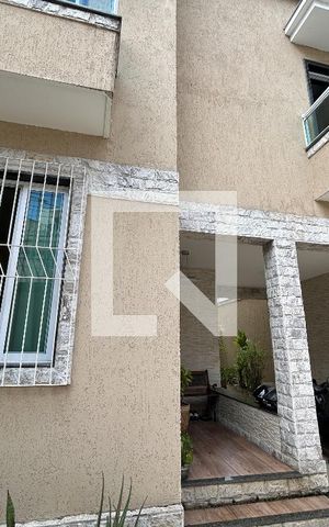 Casa à venda com 187m², 5 quartos e 3 vagasFachada