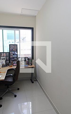 Casa à venda com 187m², 5 quartos e 3 vagasEscritório