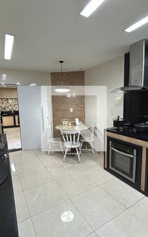 Casa à venda com 187m², 5 quartos e 3 vagasCozinha