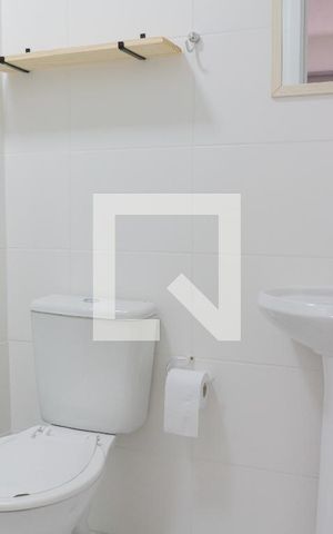 Apartamento para alugar com 33m², 1 quarto e sem vaga Apartamento para alugar com 33m², 1 quarto e sem vagaBanheiro