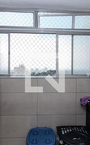 Apartamento à venda com 50m², 2 quartos e 1 vaga Apartamento à venda com 50m², 2 quartos e 1 vagaCozinha e Área de Serviço