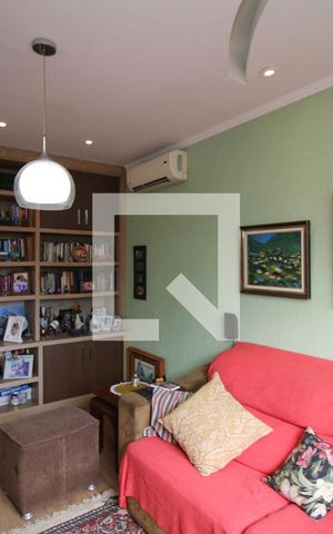 Casa à venda com 600m², 2 quartos e 1 vagaSala de TV