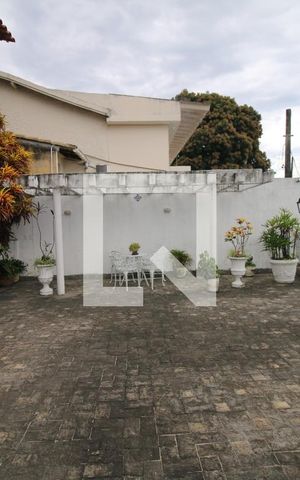 Casa à venda com 600m², 2 quartos e 1 vagaQuintal