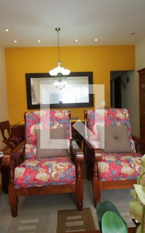 Casa à venda com 600m², 2 quartos e 1 vagaSala