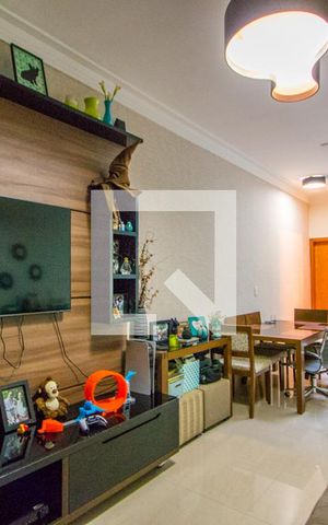 Casa à venda com 112m², 3 quartos e 2 vagas Casa à venda com 112m², 3 quartos e 2 vagasSala