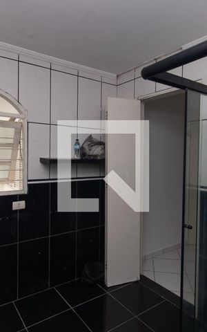 Casa à venda com 140m², 3 quartos e 2 vagas Casa à venda com 140m², 3 quartos e 2 vagasBanheiro da Suíte 1