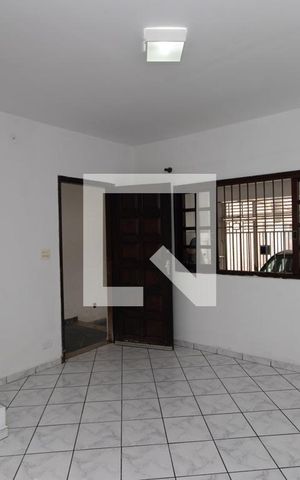 Casa à venda com 140m², 3 quartos e 2 vagas Casa à venda com 140m², 3 quartos e 2 vagasSala
