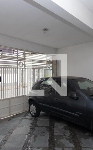 Casa à venda com 140m², 3 quartos e 2 vagas Casa à venda com 140m², 3 quartos e 2 vagasGaragem