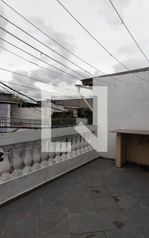 Casa à venda com 140m², 3 quartos e 2 vagas Casa à venda com 140m², 3 quartos e 2 vagasVaranda