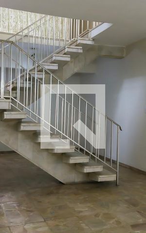 Casa à venda com 341m², 4 quartos e 4 vagas Casa à venda com 341m², 4 quartos e 4 vagasSala - 1º Pavimento