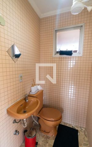 Apartamento à venda com 113m², 2 quartos e 1 vaga Apartamento à venda com 113m², 2 quartos e 1 vagaBanheiro da Sala de TV
