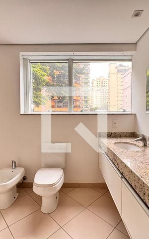 Apartamento à venda com 104m², 2 quartos e 2 vagas Apartamento à venda com 104m², 2 quartos e 2 vagasBanheiro da suíte