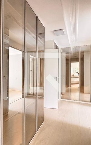 Apartamento à venda com 104m², 2 quartos e 2 vagas Apartamento à venda com 104m², 2 quartos e 2 vagasCloset da suíte