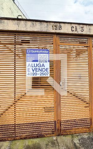 Casa à venda com 191m², 3 quartos e 2 vagas Casa à venda com 191m², 3 quartos e 2 vagasFachada