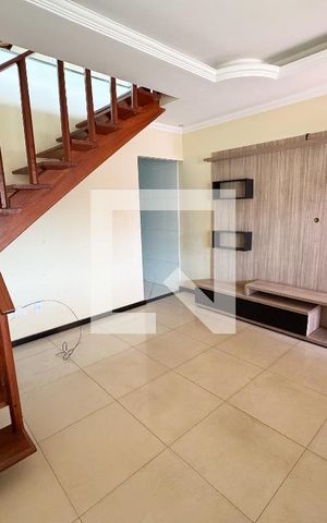 Casa à venda com 191m², 3 quartos e 2 vagas Casa à venda com 191m², 3 quartos e 2 vagasSala