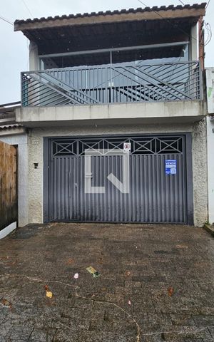 Casa à venda com 250m², 3 quartos e 2 vagasFachada