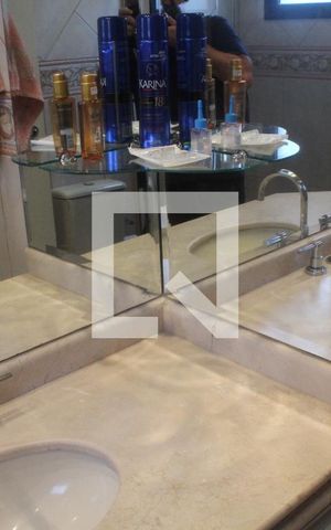 Apartamento à venda com 130m², 3 quartos e 2 vagasBanheiro 