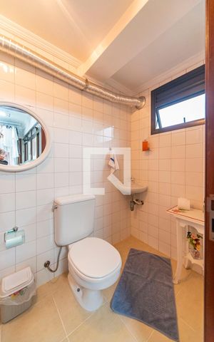 Apartamento à venda com 176m², 3 quartos e 3 vagas Apartamento à venda com 176m², 3 quartos e 3 vagasBanheiro de serviço