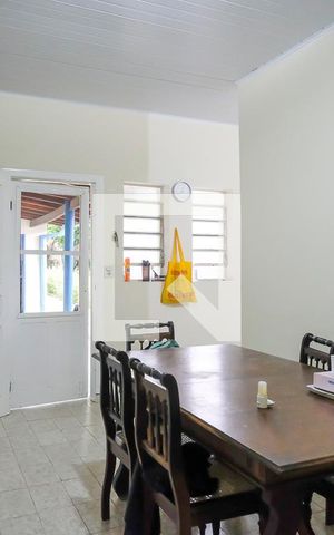 Casa à venda com 10m², 2 quartos e 1 vagaSala de jantar