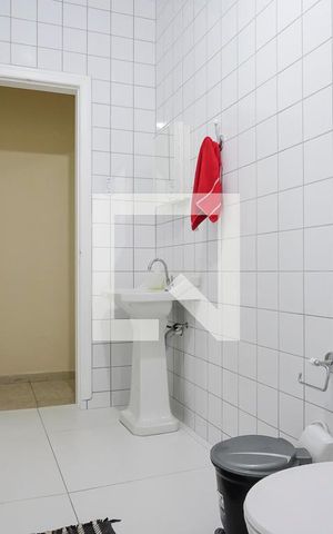 Casa à venda com 10m², 2 quartos e 1 vagaBanheiro 1