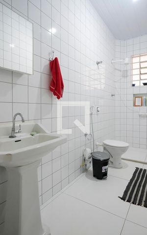 Casa à venda com 10m², 2 quartos e 1 vagaBanheiro 1