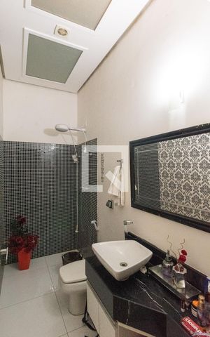 Casa de condomínio à venda com 317m², 4 quartos e 4 vagasBanheiro