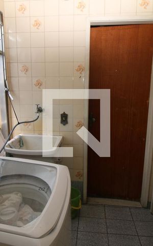 Apartamento à venda com 74m², 2 quartos e 1 vagaÁrea de Serviço