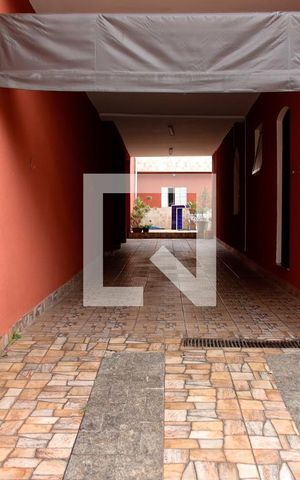 Casa à venda com 480m², 5 quartos e 6 vagas Casa à venda com 480m², 5 quartos e 6 vagasGaragem