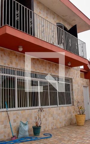 Casa à venda com 480m², 5 quartos e 6 vagas Casa à venda com 480m², 5 quartos e 6 vagasÁrea comum