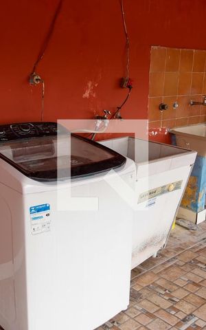 Casa à venda com 480m², 5 quartos e 6 vagas Casa à venda com 480m², 5 quartos e 6 vagasLavanderia