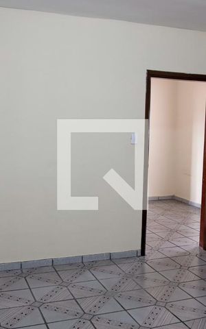 Casa à venda com 480m², 5 quartos e 6 vagas Casa à venda com 480m², 5 quartos e 6 vagasQuarto 3