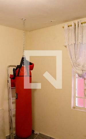 Casa à venda com 480m², 5 quartos e 6 vagas Casa à venda com 480m², 5 quartos e 6 vagasQuarto 1