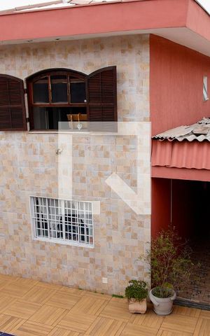 Casa à venda com 480m², 5 quartos e 6 vagas Casa à venda com 480m², 5 quartos e 6 vagasÁrea comum