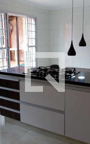 Casa à venda com 480m², 5 quartos e 6 vagas Casa à venda com 480m², 5 quartos e 6 vagasCozinha
