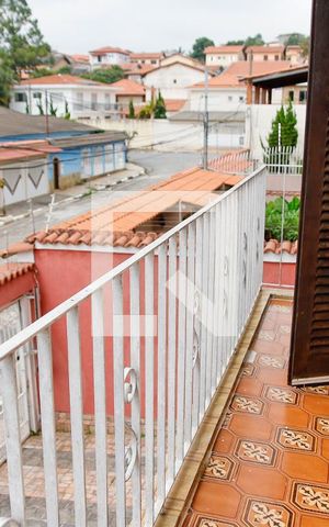 Casa à venda com 480m², 5 quartos e 6 vagas Casa à venda com 480m², 5 quartos e 6 vagasQuarto 4 - Suíte