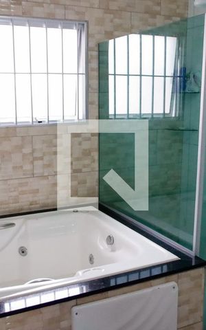 Casa à venda com 480m², 5 quartos e 6 vagas Casa à venda com 480m², 5 quartos e 6 vagasBanheiro da Suíte 4
