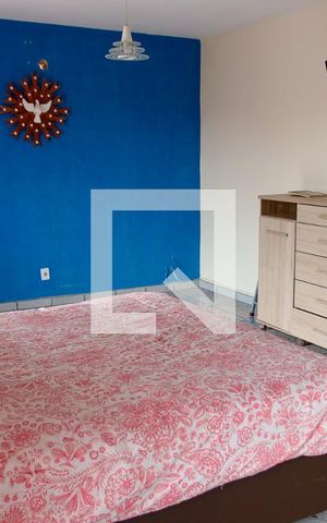 Casa à venda com 480m², 5 quartos e 6 vagas Casa à venda com 480m², 5 quartos e 6 vagasQuarto 4 - Suíte