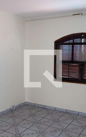 Casa à venda com 480m², 5 quartos e 6 vagas Casa à venda com 480m², 5 quartos e 6 vagasQuarto 3